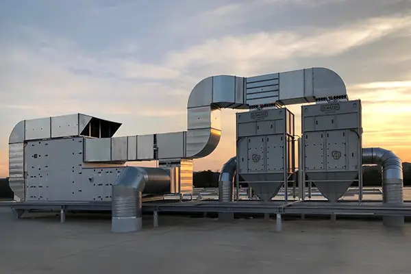 ein ölnebelabscheider von ulmatec für das absaugen und filtern von aerosolen, emulsionen und kühlschmierstoffnebel für Industrie und Metallbearbeitung